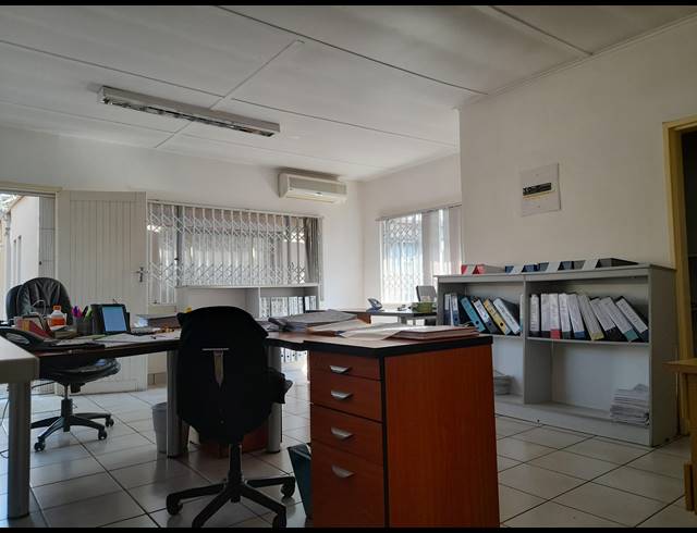 214M² OFFICE FOR SALE IN VANDERBIJLPARK CW 1